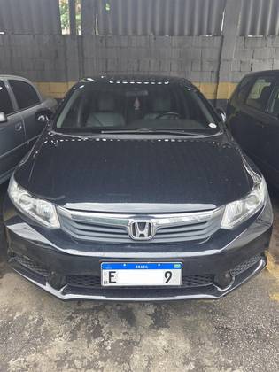 HONDA CIVIC 1.8 LXS 16V FLEX 4P AUTOMÁTICO HONDA CIVIC 1.8 LXS 16V FLEX 4P AUTOMÁTICO